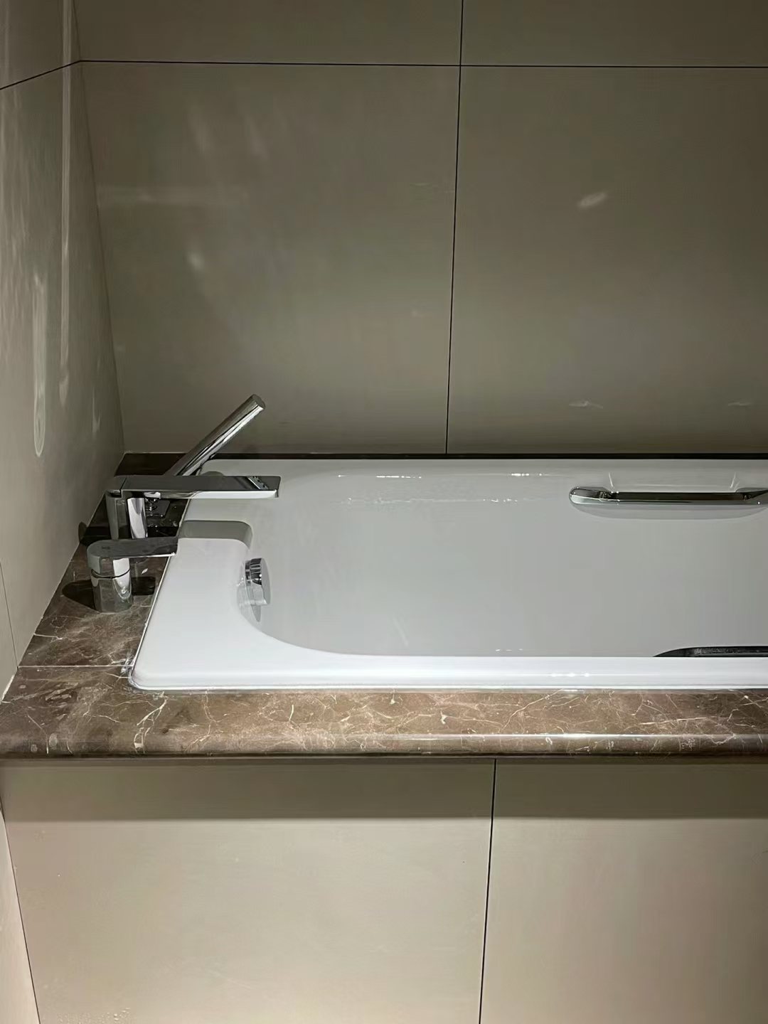 How to Get Rid of Stains on Your Marble Bathtub
