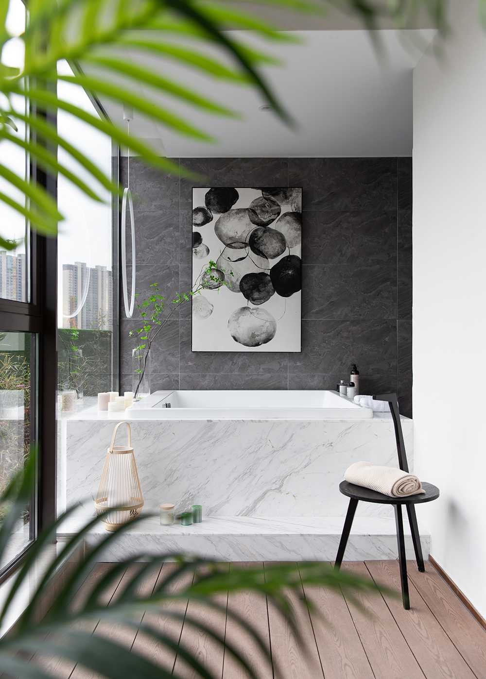 Whether it is classic or modern style, marble bathtubs can be perfectly adapted