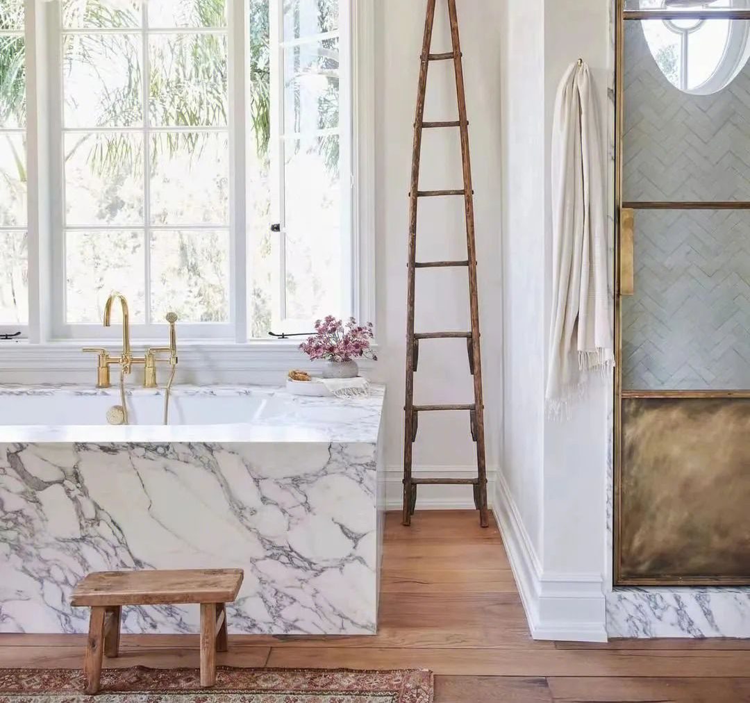 Caron Stone Bathtub